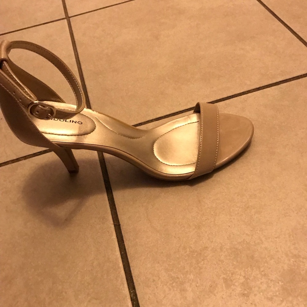 High heel dress shoes